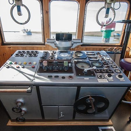 Historic Boat Langenort Hotel Harlingen Ngoại thất bức ảnh